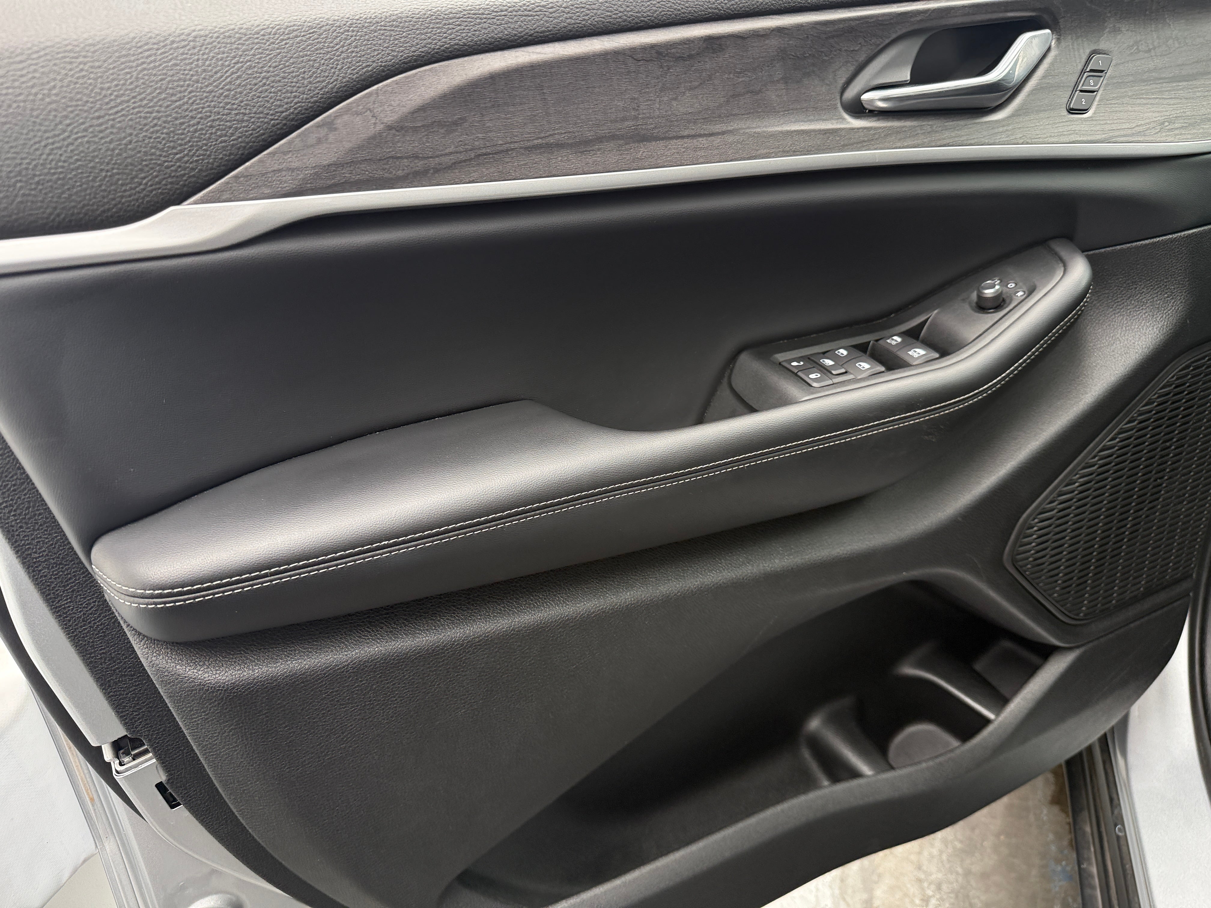 jeep grand cherokee l 2025 1C4RJJBG3S8672496 image jeep grand cherokee l 2025 1C4RJJBG3S8672496 image
